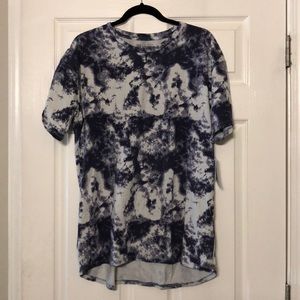 NWT ⭐️ Tie-dye LuLaRoe Patrick tee
